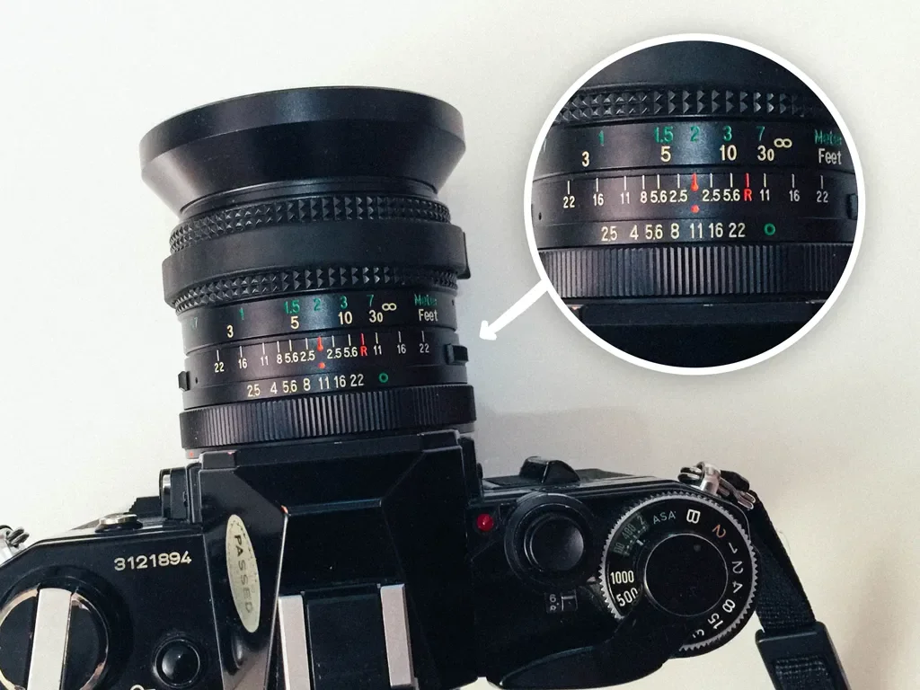 Nastavenie objektívu fotoaparátu pre zone focusing