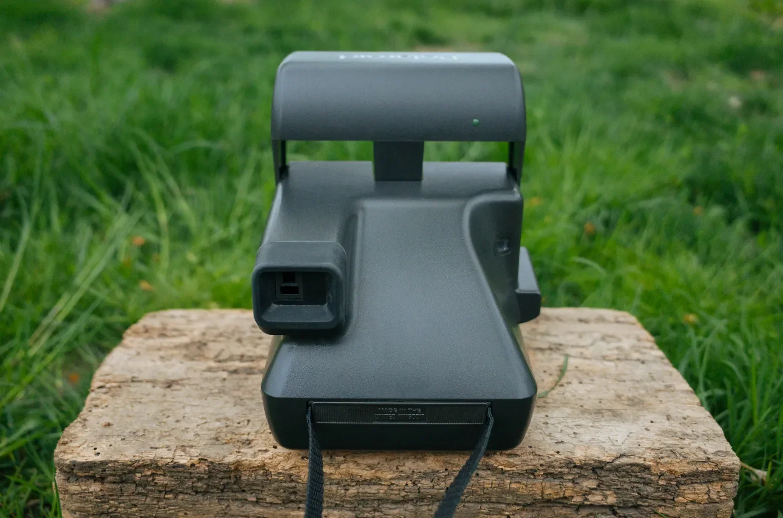 Pohľad zozadu na instantný fotoaparát Polaroid 636 CloseUp