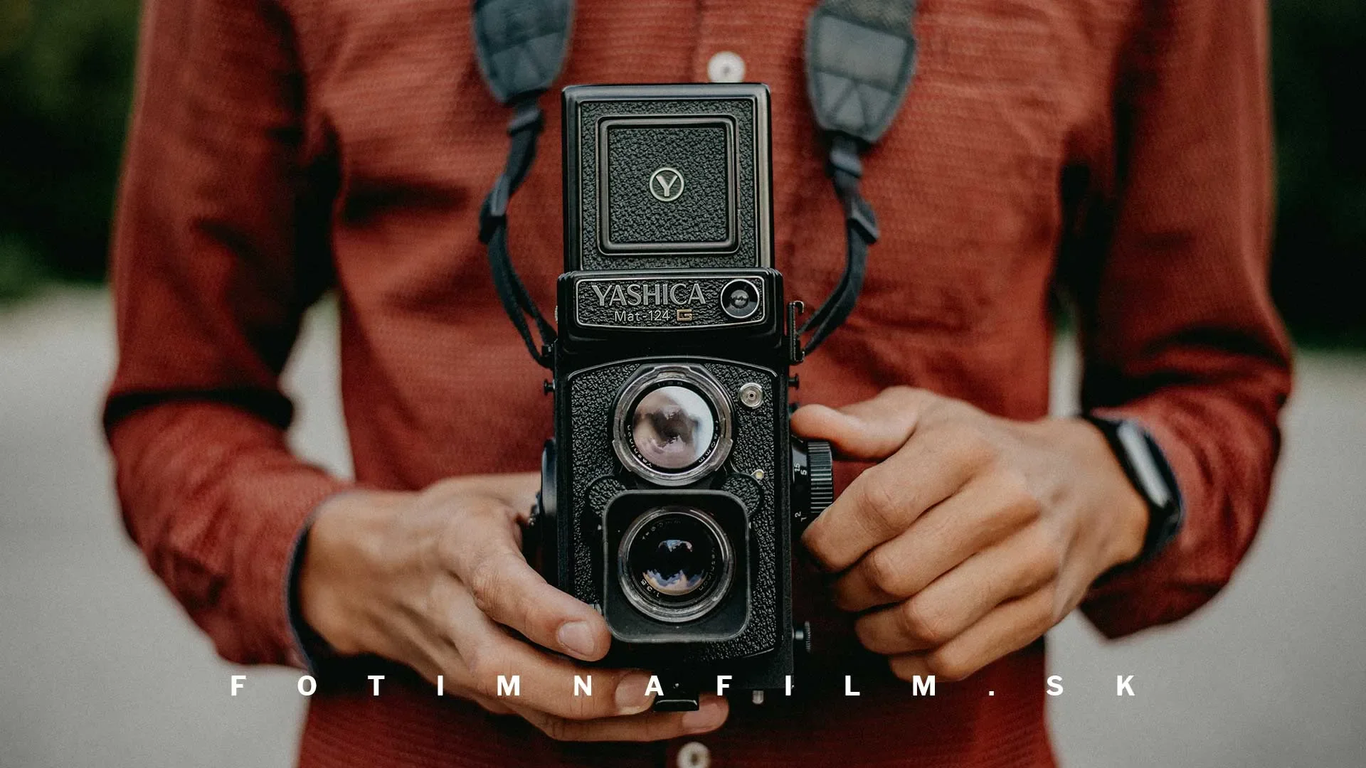 Stredoformátový fotoaparát na zvitkový film Yashica Mat-124G v praxi